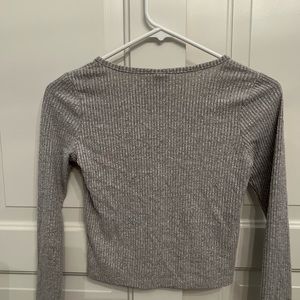 Cozy ribbed grey cropped top